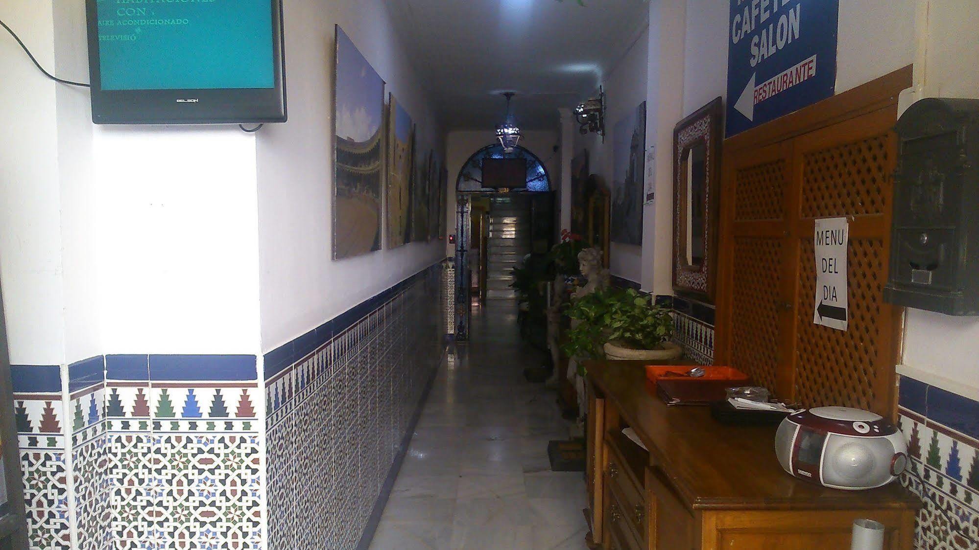 Hostal Virgen Del Rocio Ronda Extérieur photo