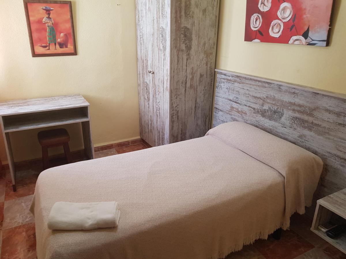 Hostal Virgen Del Rocio Ronda Extérieur photo