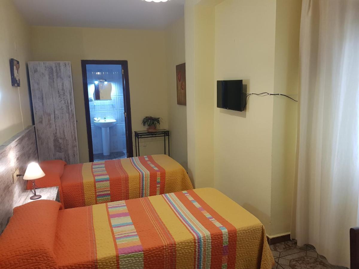 Hostal Virgen Del Rocio Ronda Extérieur photo