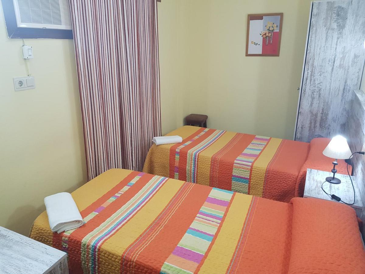 Hostal Virgen Del Rocio Ronda Extérieur photo