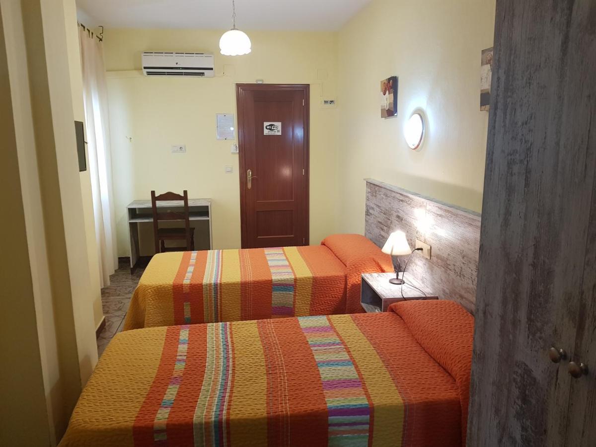 Hostal Virgen Del Rocio Ronda Extérieur photo